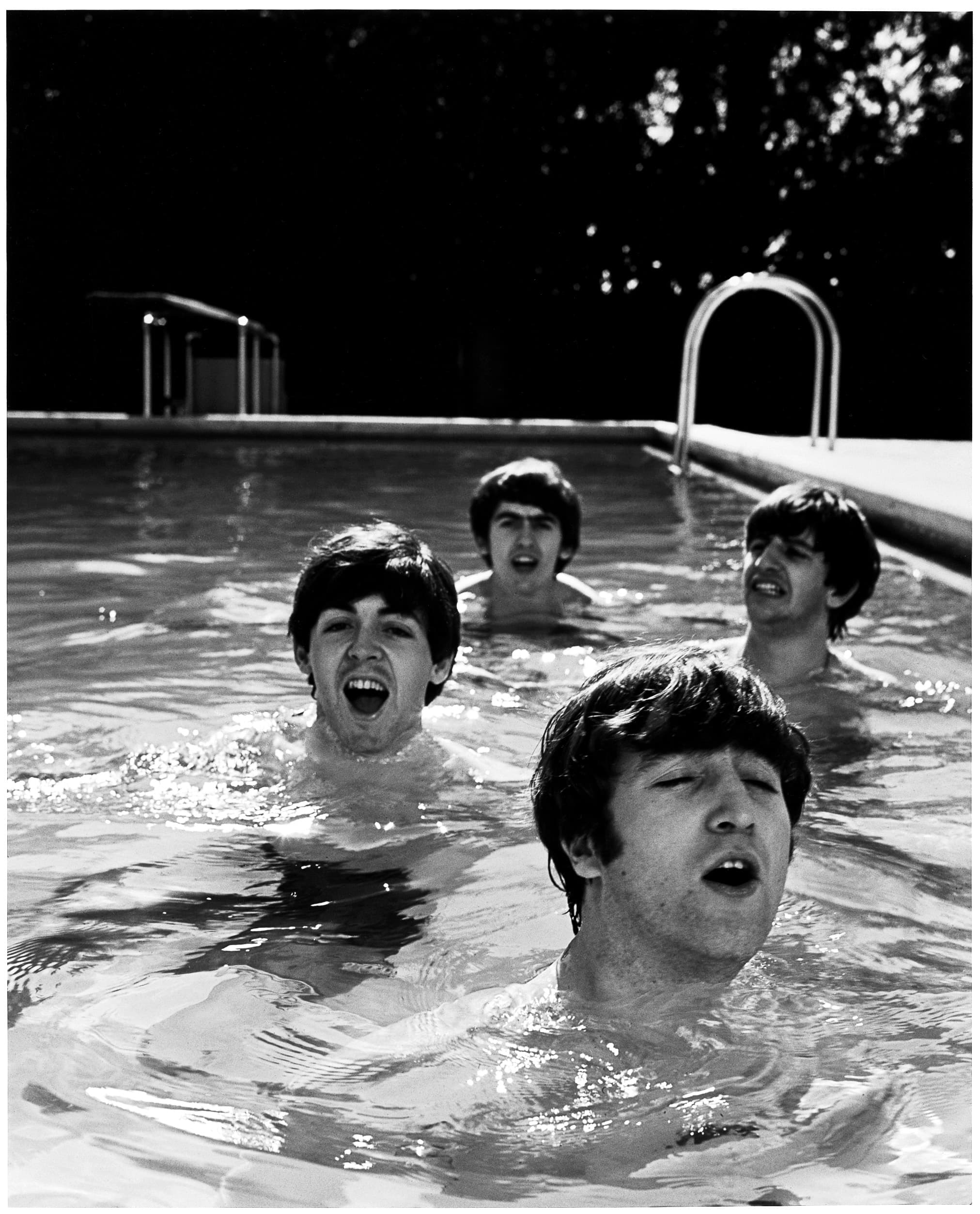 THE BEATLES SWIMING POOL